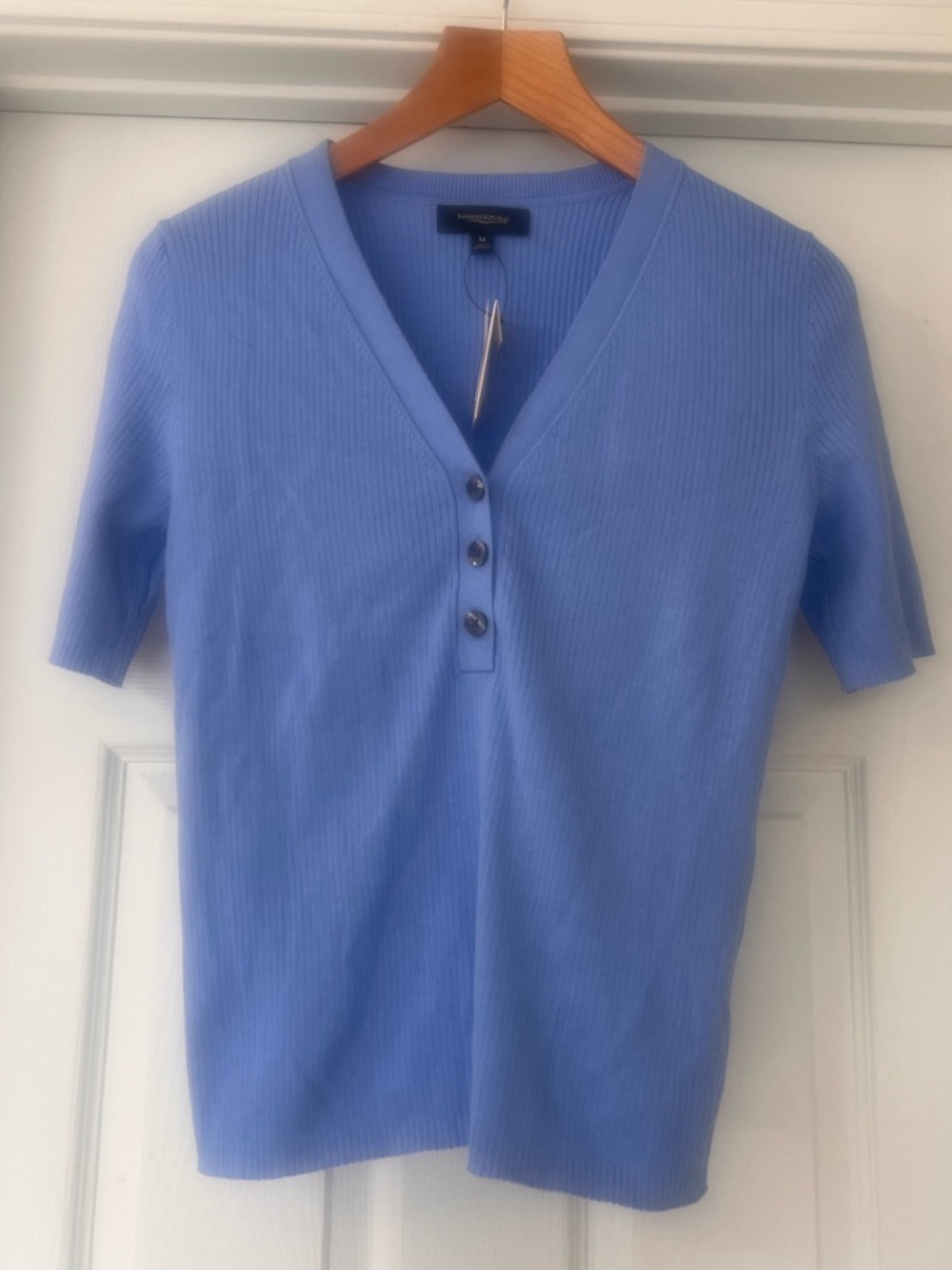 Banana Republic Light Blue V-Neck Ribbed Short Sleeve Lightweight Sweater